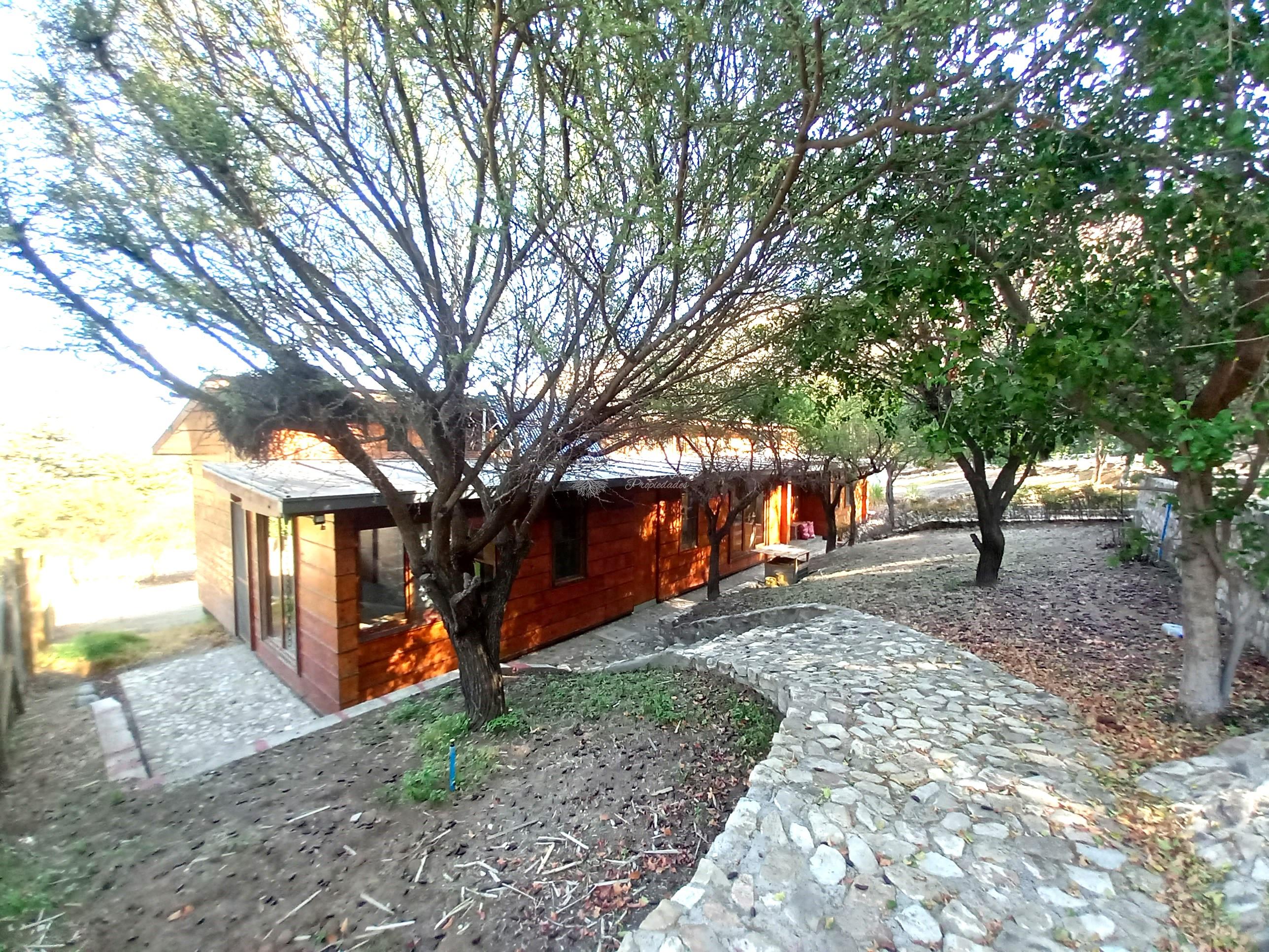 Parcela con 2 hermosas casas en San Vicente de Pirque